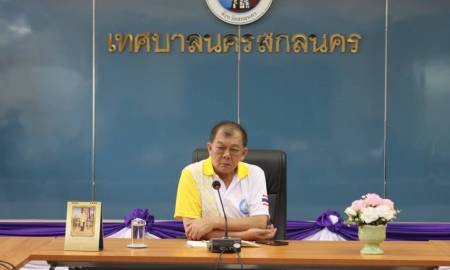 วันที่ 9 ตุลาคม 2568 เวลา 10.00 น. นายโกมุท ทีฆธนานนท์ นายกเทศมนตรีนครสกลนคร เป็นประธานในการประชุมปรึกษาหารือเรื่องงานประเพณีต่างๆ งานลอยพระประทีป งานกฐินเทศบาลฯ และงานเคาน์ดาวน์