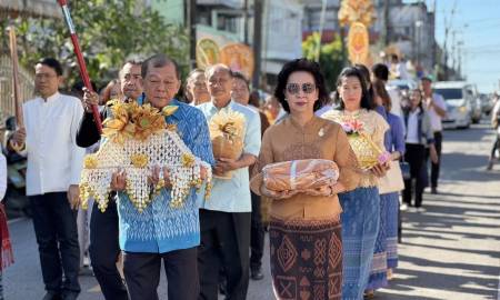 วันที่ 18 ตุลาคม 2568 เวลา 09.09 น. นายโกมุท ทีฆธนานนท์  นายกเทศมนตรีนครสกลนคร เป็นประธานในพิธี ทอดกฐินสามัคคี เทศบาลนครสกลนคร ประจำปี 2568