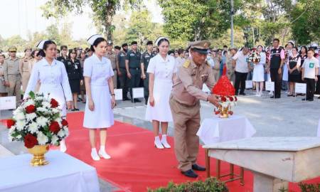 วันที่ 21 ตุลาคม 2568 เวลา 07.00 น. นายนิวัตร อภัยจิตต์ รองนายกเทศมนตรีนครสกลนคร ร่วมในพิธี วางพานพุ่มและกิจกรรมเทิดพระเกียรติ สมเด็จพระศรีนครินทราบรมราชชนนี (สมเด็จย่า) เนื่องในวันคล้ายวันพระราชสมภพ พร้อมร่วมกิจกรรมสำคัญที่จัดขึ้นในวันเดียวกัน