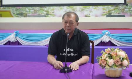 วันที่ 30 ตุลาคม 2568 เวลา 09.00 น. นายโกมุท ทีฆธนานนท์ นายกเทศมนตรีนครสกลนคร เป็นประธานในการประชุมเตรียมความพร้อมผู้เข้าจำหน่ายสินค้าและอาหาร ในงานพิธี ลอยพระประทีปพระราชทานฯ และประเพณีลอยกระทง จังหวัดสกลนคร ประจำปี 2568