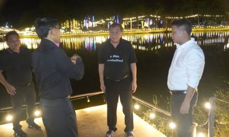 วันที่ 30 ตุลาคม 2568 เวลา 19.30 น. นายโกมุท ทีฆธนานนท์ นายกเทศมนตรีนครสกลนคร พร้อมด้วยนายสุมนิศร์ ทีฆธนานนท์ รองนายกเทศมนตรีนครสกลนคร ลงพื้นที่ตรวจความพร้อมสถานที่จัดงาน “ลอยพระประทีปพระราชทาน สิบสองเพ็งไทสกล” และเทศกาลลอยกระทง จังหวัดสกลนคร ประจำปี 2568